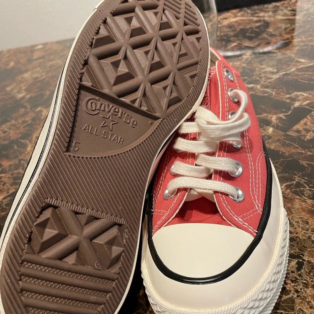Converse Chuck Taylor’s Unisex Women’s Size 7 - Picture 7 of 8